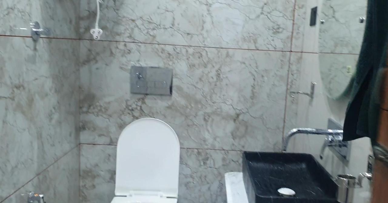 Hotel Resonance Exotic Srīnagar Kültér fotó