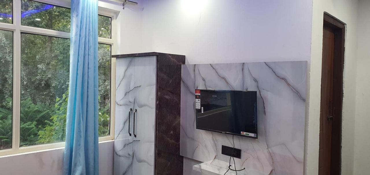 Hotel Resonance Exotic Srīnagar Kültér fotó