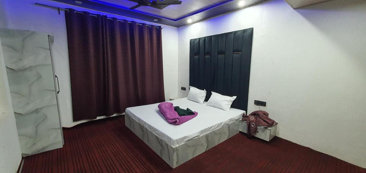 Hotel Resonance Exotic Srīnagar Kültér fotó