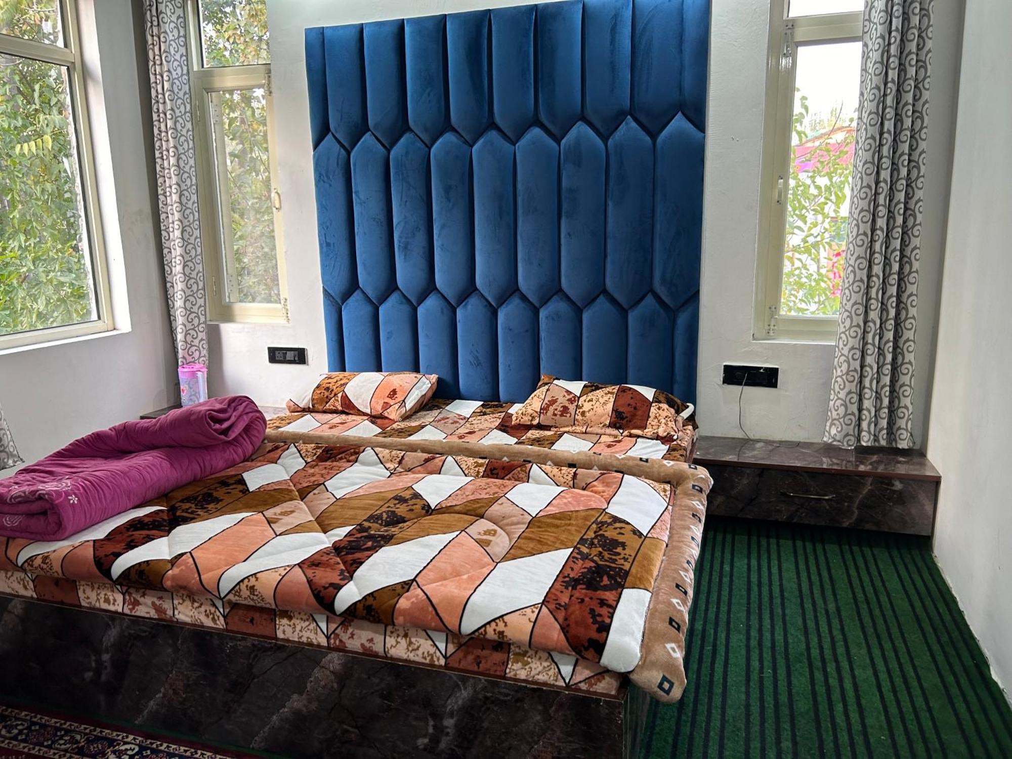 Hotel Resonance Exotic Srīnagar Kültér fotó