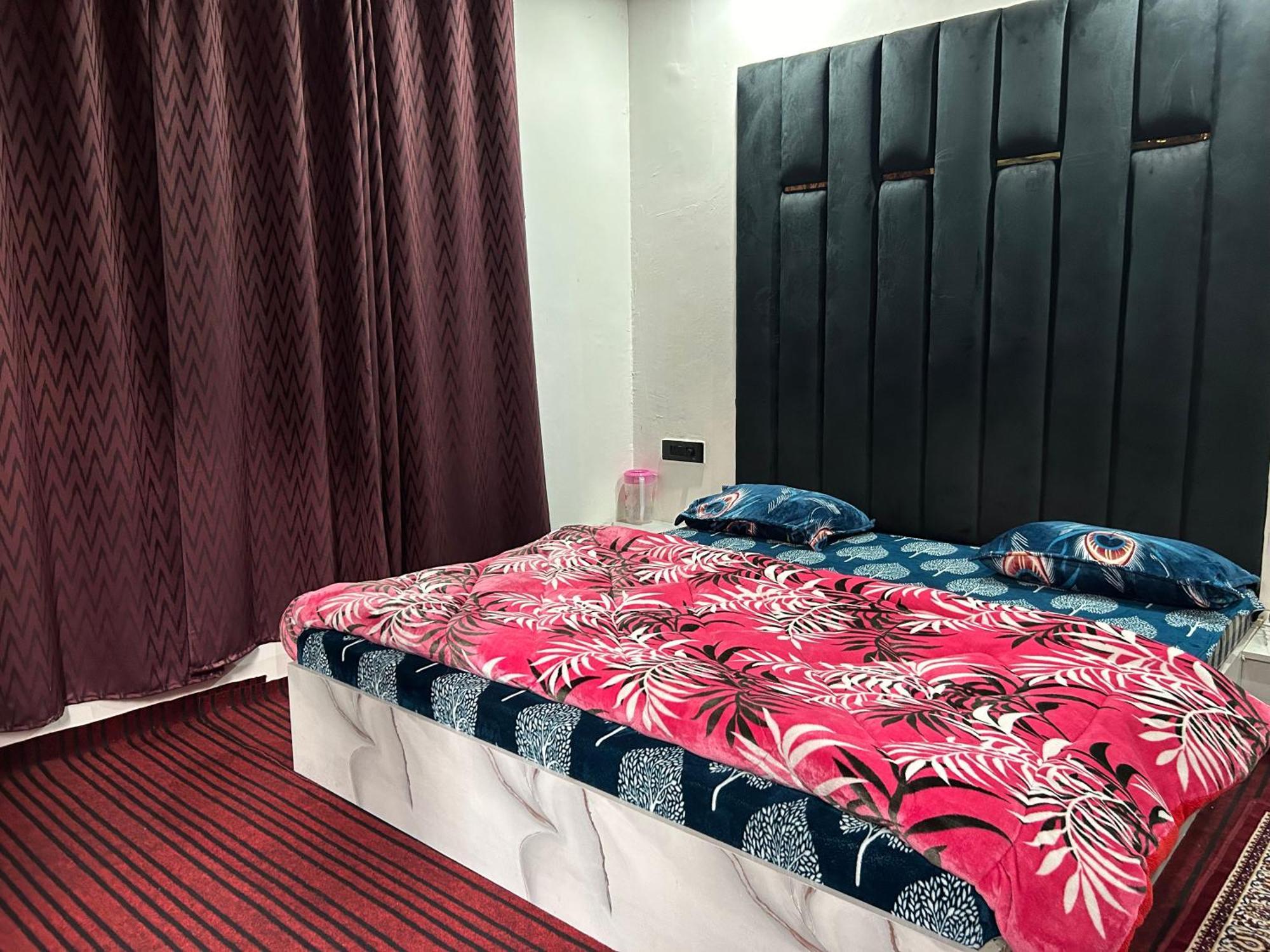 Hotel Resonance Exotic Srīnagar Kültér fotó