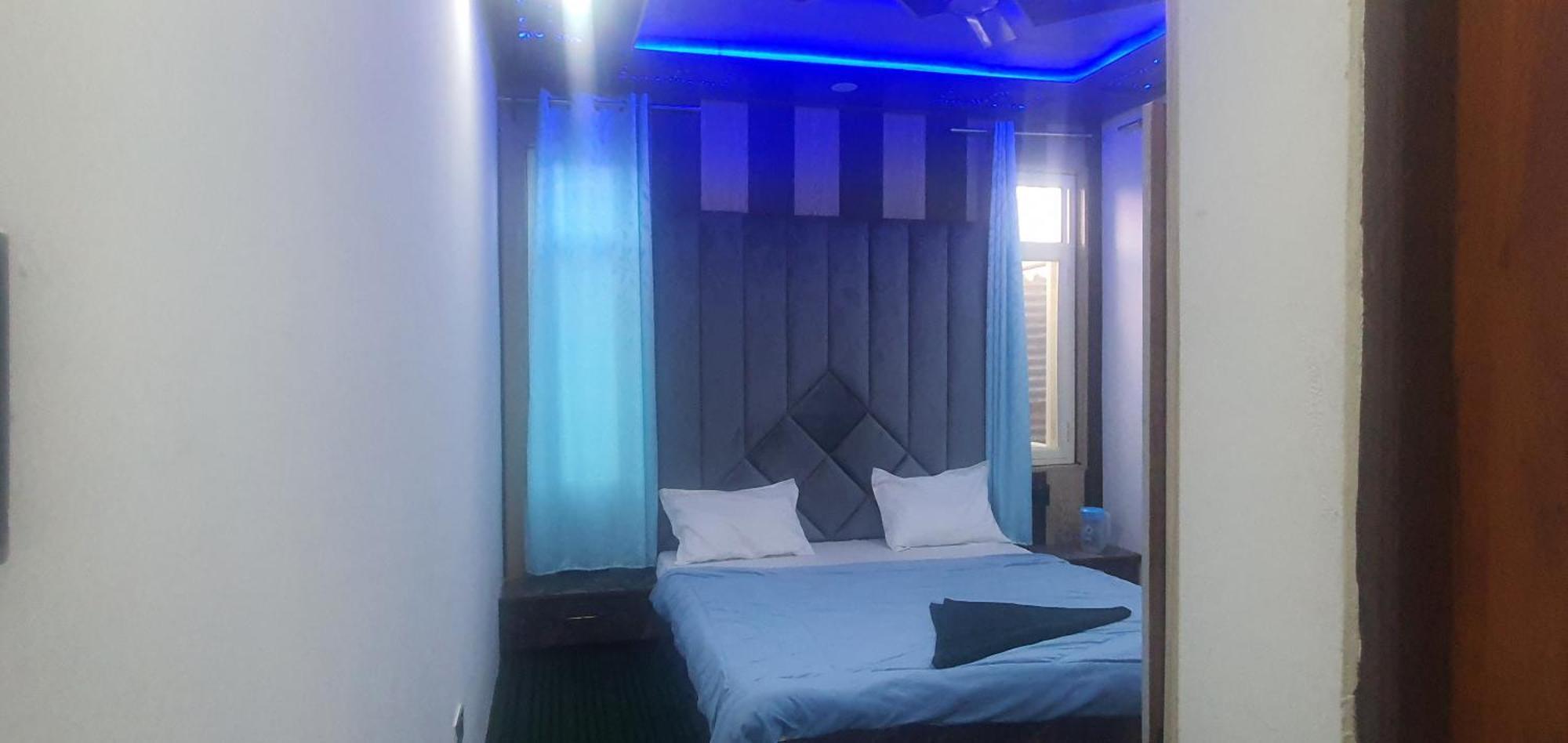 Hotel Resonance Exotic Srīnagar Kültér fotó