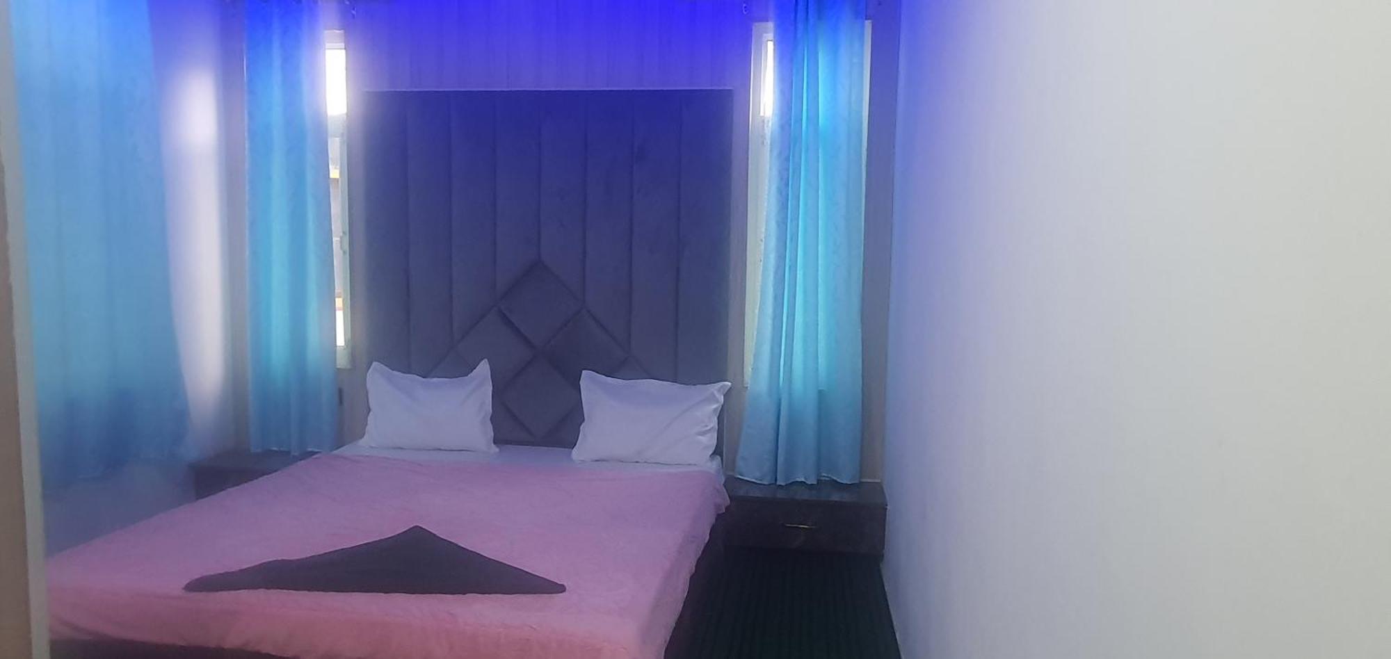 Hotel Resonance Exotic Srīnagar Kültér fotó